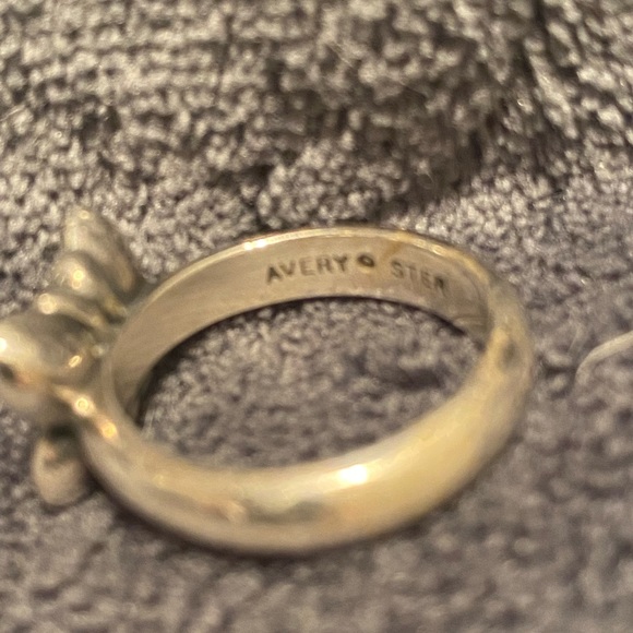 LAST CALL - RETIRED James Avery butterfly ring, size 6. 🦋 ✨ - Picture 5 of 6